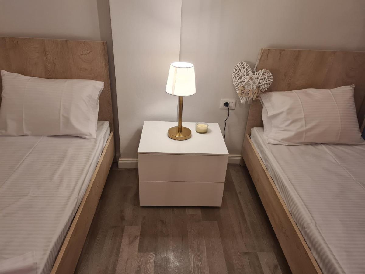 Old Beach Apartment Vlora المظهر الخارجي الصورة