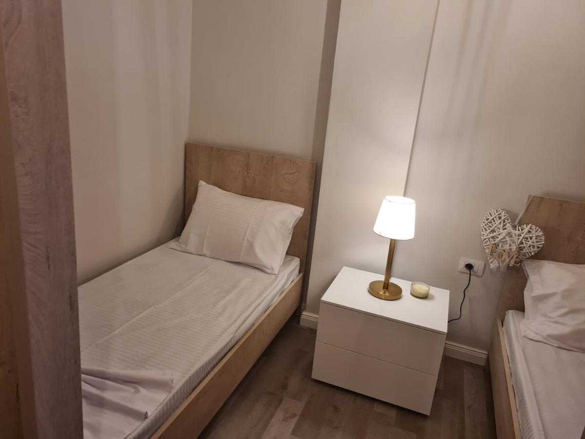 Old Beach Apartment Vlora المظهر الخارجي الصورة