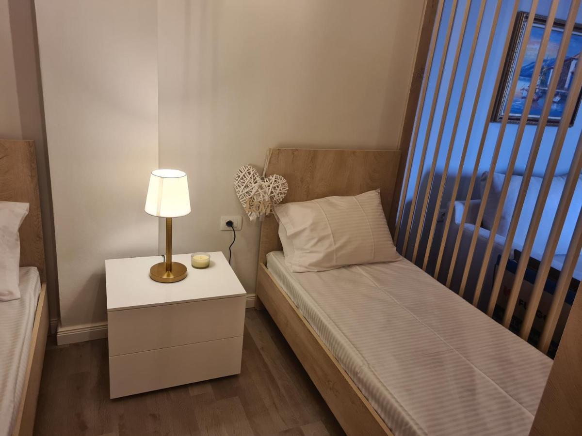 Old Beach Apartment Vlora المظهر الخارجي الصورة